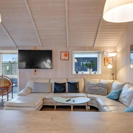Albertine - 225m From The Sea By Interhome *