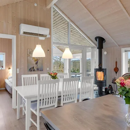 Albertine - 225m From The Sea By Interhome *